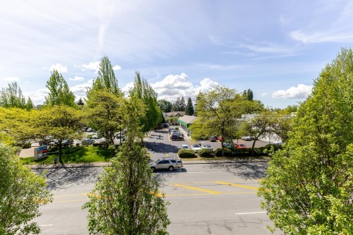 303-1330 Marine Drive, North Vancouver, BC 