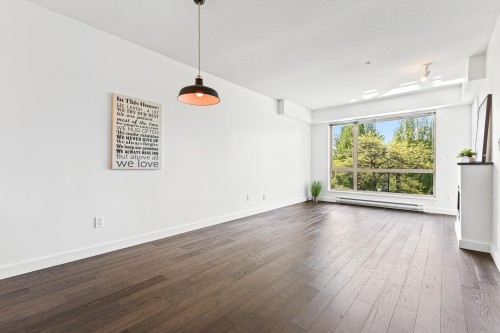 303-1330 Marine Drive, North Vancouver, BC 