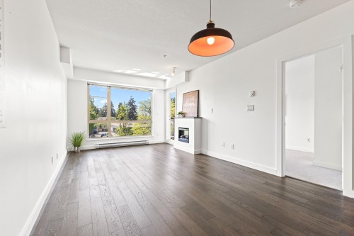 303-1330 Marine Drive, North Vancouver, BC 