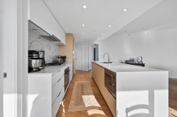807-1500 Fern Street  North Vancouver, BC V7J 0E6