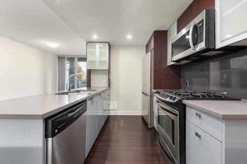 302-7080 No. 3 Road, Richmond, BC 