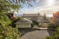 2346 Westhill Drive  West Vancouver, BC V7S 2Z5