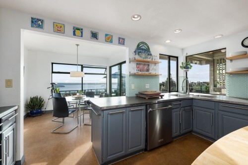 2346 Westhill Drive, West Vancouver, BC 