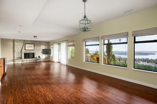 2346 Westhill Drive, West Vancouver, BC 
