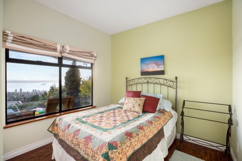2346 Westhill Drive, West Vancouver, BC 