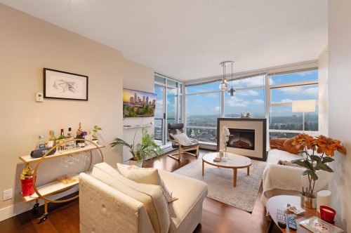 1304-1320 Chesterfield Avenue  North Vancouver, BC V7M 0A6