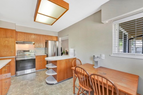 981 Grover Avenue, Coquitlam, BC 