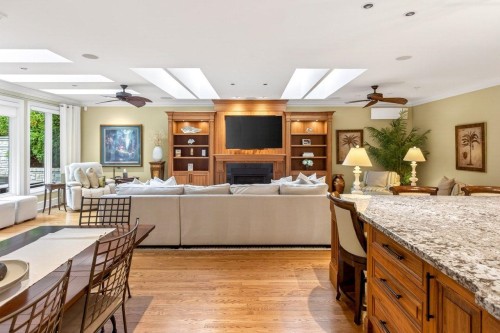 805 Rochester Avenue, Coquitlam, BC 