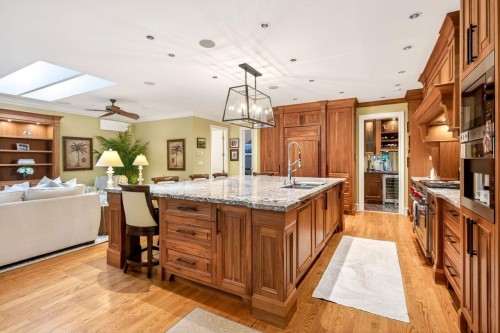 805 Rochester Avenue, Coquitlam, BC 