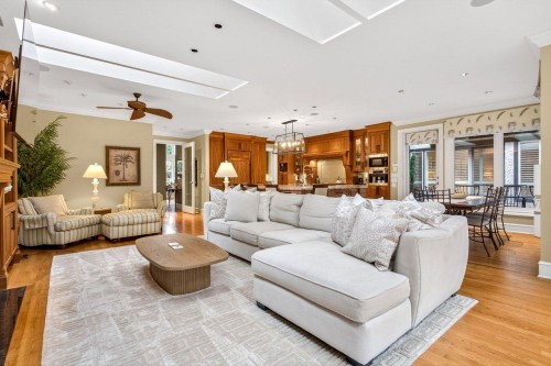 805 Rochester Avenue, Coquitlam, BC 