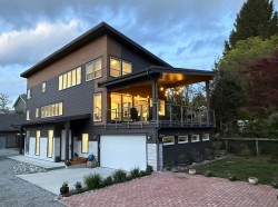 24025 Fern Crescent Maple Ridge, BC V4R 2S1