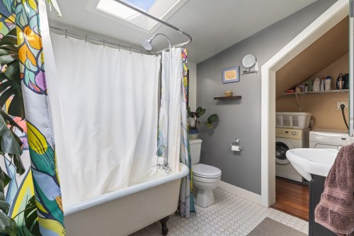 4578 Moss Street, Vancouver, BC 