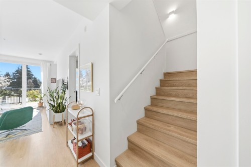 209-9888 University Crescent, Burnaby, BC 