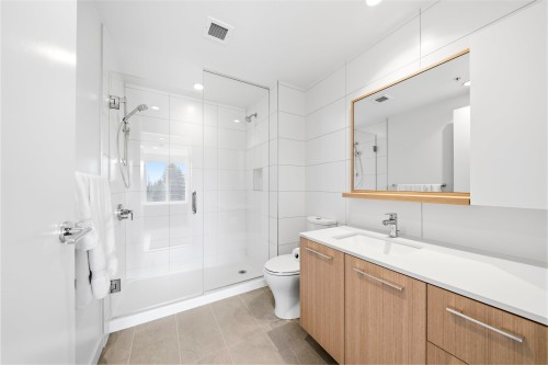 209-9888 University Crescent, Burnaby, BC 
