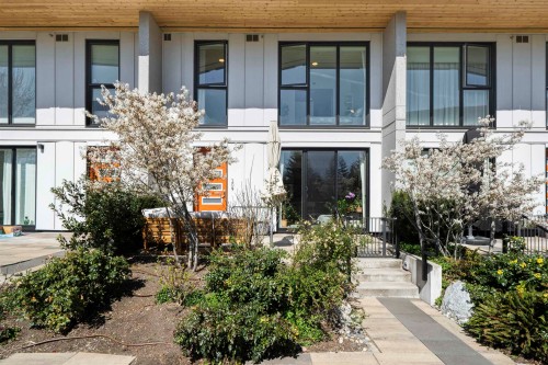 209-9888 University Crescent, Burnaby, BC 