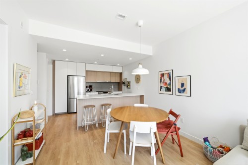 209-9888 University Crescent, Burnaby, BC 