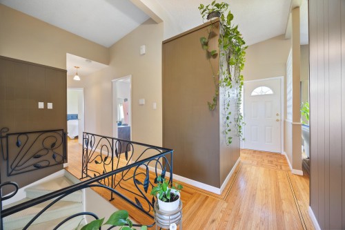 6890 Hycrest Drive, Burnaby, BC 