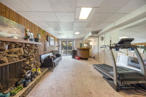 6890 Hycrest Drive, Burnaby, BC 