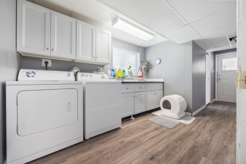 6890 Hycrest Drive, Burnaby, BC 