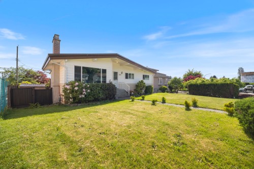 6890 Hycrest Drive, Burnaby, BC 