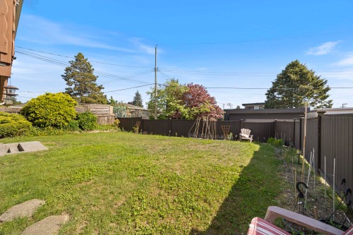 6890 Hycrest Drive, Burnaby, BC 