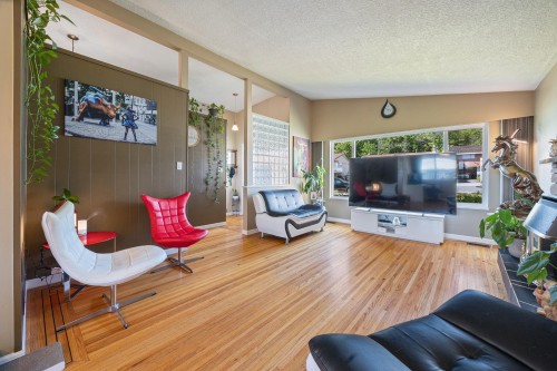 6890 Hycrest Drive, Burnaby, BC 