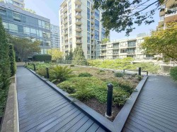 305-1783 Manitoba Street  Vancouver, BC V5Y 0K1
