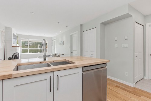 203-38003 Second Avenue, Squamish, BC 