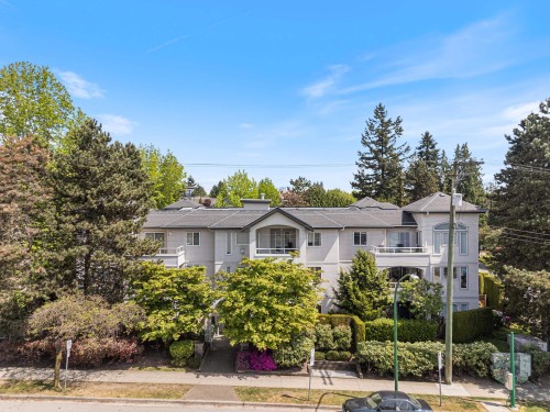 202-7188 Royal Oak Avenue  Burnaby, BC V5J 4J4