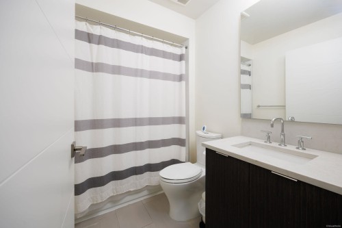 5552 Oak Street, Vancouver, BC 