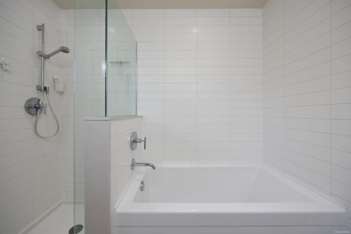 5552 Oak Street, Vancouver, BC 