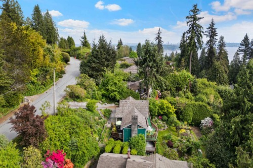 2660 Queens Avenue, West Vancouver, BC 