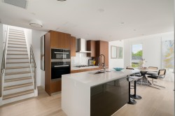 404-2888 Arbutus Street  Vancouver, BC V6J 0J1