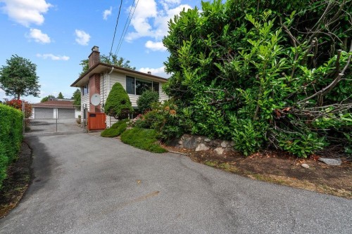 535 Holdom Avenue, Burnaby, BC 