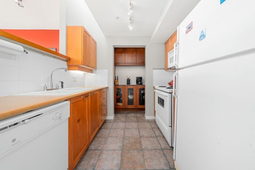 207-669 7Th Avenue W, Vancouver, BC 