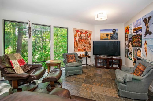 2440 Queens Avenue, West Vancouver, BC 