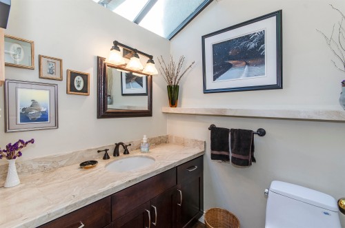 2440 Queens Avenue, West Vancouver, BC 