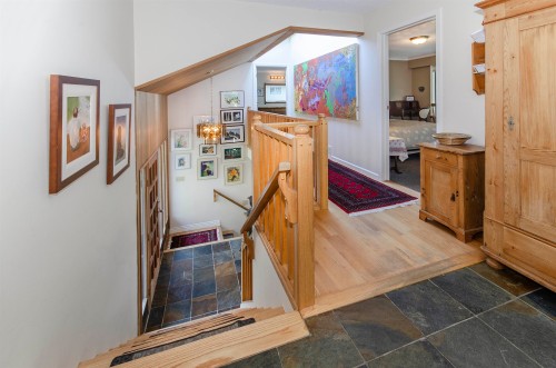 2440 Queens Avenue, West Vancouver, BC 