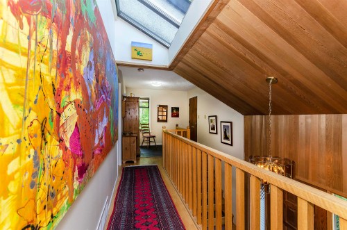 2440 Queens Avenue, West Vancouver, BC 