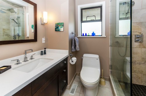 2440 Queens Avenue, West Vancouver, BC 