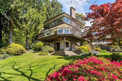 2440 Queens Avenue, West Vancouver, BC 