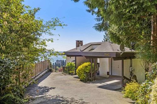 2440 Queens Avenue, West Vancouver, BC 