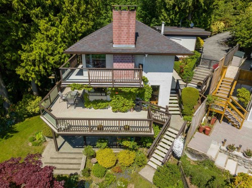 2440 Queens Avenue, West Vancouver, BC 