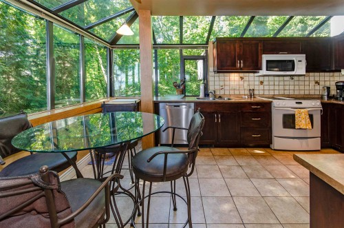 2440 Queens Avenue, West Vancouver, BC 