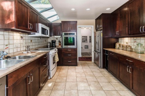 2440 Queens Avenue, West Vancouver, BC 