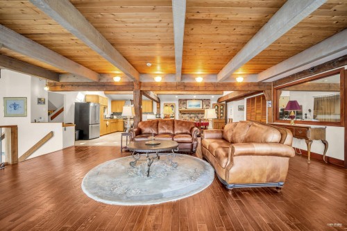 2136 Lockehaven Road, North Vancouver, BC 
