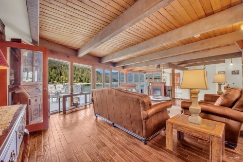 2136 Lockehaven Road, North Vancouver, BC 