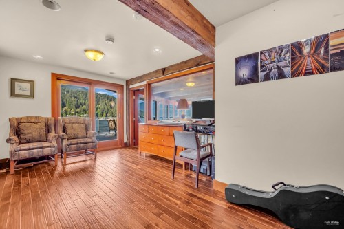 2136 Lockehaven Road, North Vancouver, BC 