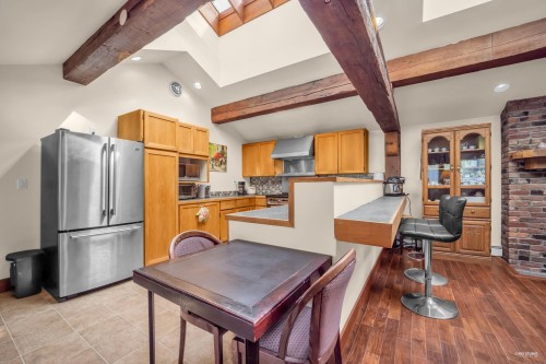 2136 Lockehaven Road, North Vancouver, BC 