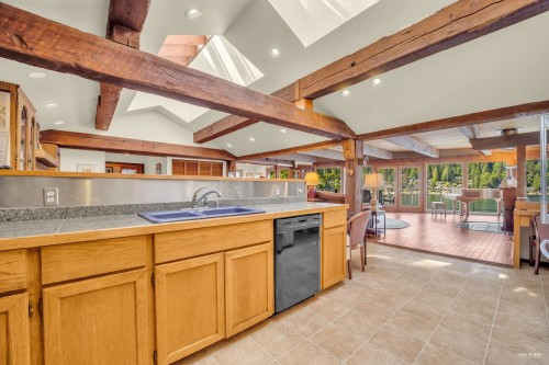 2136 Lockehaven Road, North Vancouver, BC 